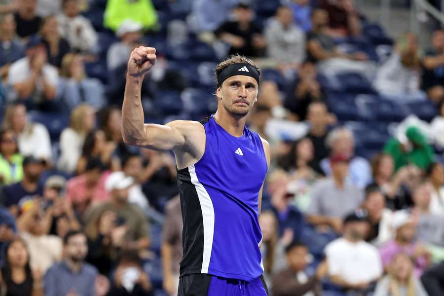 Alexander Zverev hat das Achtelfinale bei den US Open erreicht.