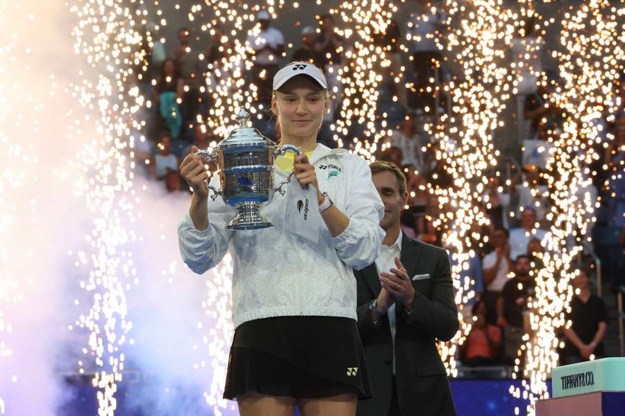 Jelena Rybakinová ovládla US Open. Jelena Rybakinová ovládla US Open.