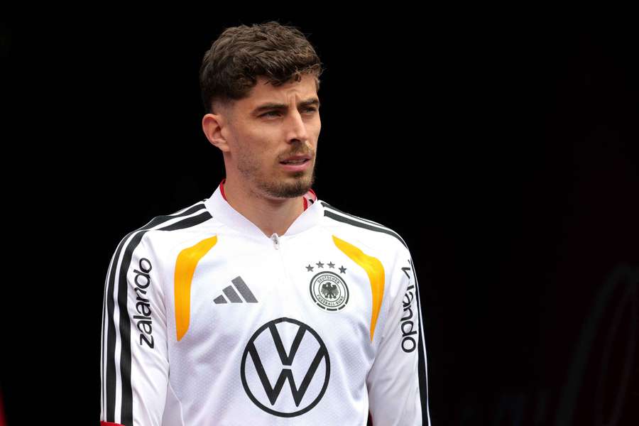Kai Havertz hat im öffentlichen DFB-Training das falsche Ziel anvisiert.