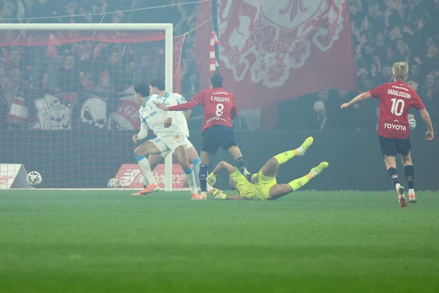 Ethan Mbappé ajuste Gerónimo Rulli