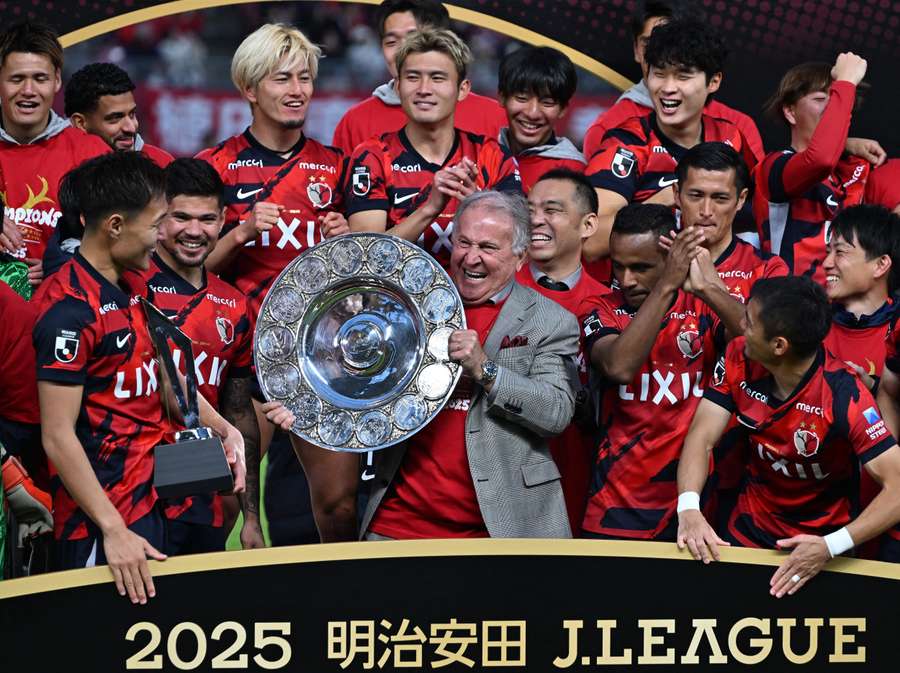 Zico é considerado a maior lenda estrangeira do futebol japonês