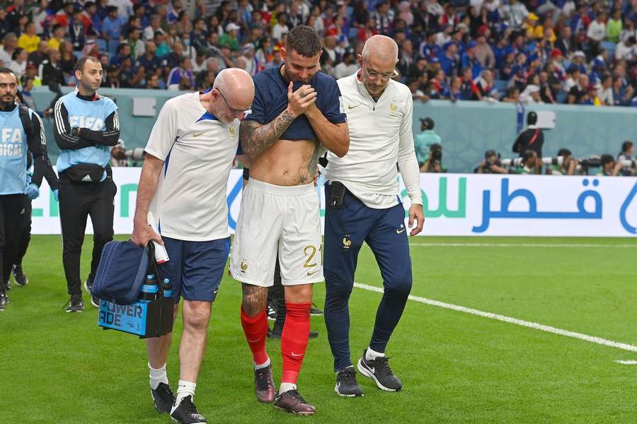 Lucas Hernández é operado com sucesso após lesão no joelho na Copa do Mundo