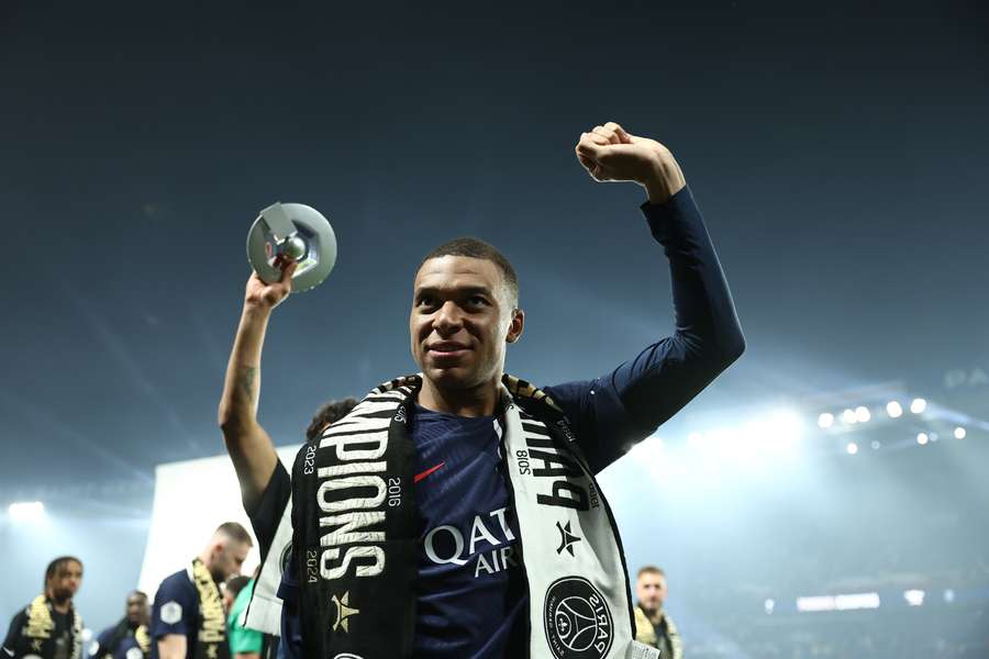 Kylian Mbappé werd verkozen tot beste speler van het seizoen in de Ligue 1