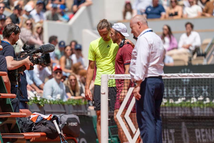 Zverev s-a calificat în sferturi la Roland Garros după ce adversarul său, olandezul Tallon Griekspoor, s-a retras în timpul setului al doilea