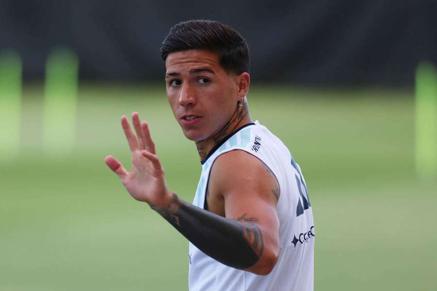 Enzo Fernandez z Chelsea ujawnia marzenie o zostaniu kapitanem reprezentacji Argentyny Enzo Fernandez z Chelsea ujawnia marzenie o zostaniu kapitanem reprezentacji Argentyny