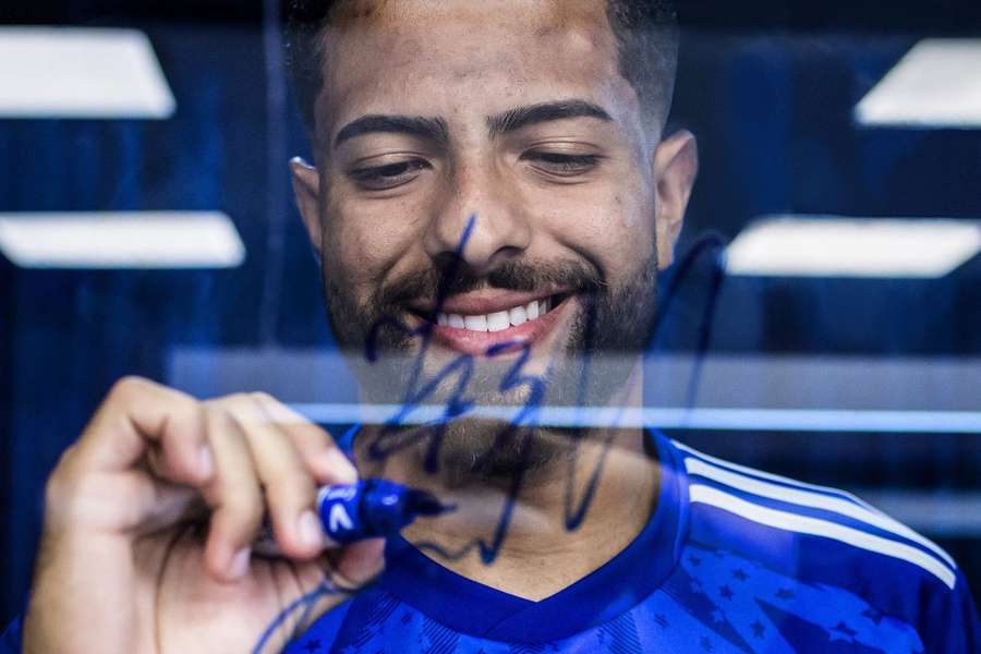 João Marcelo assinou pelo Cruzeiro até 2028