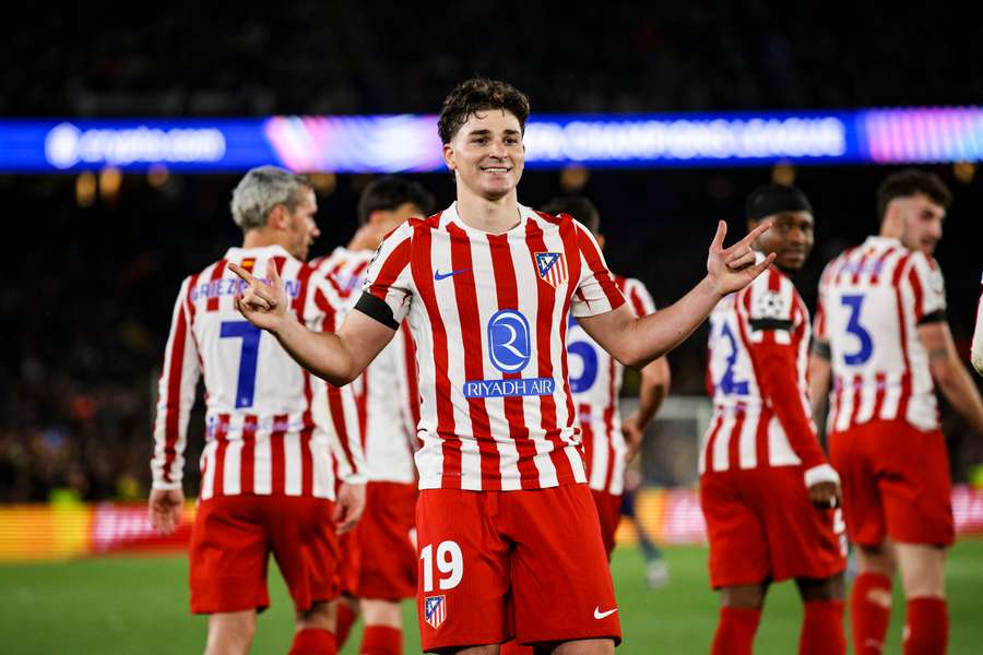 Julián Álvarez (Atlético de Madrid) célèbre son but lors du quart de finale aller de Ligue des champions face au FC Barcelone, le 8 avril 2026 au Camp Nou, à Barcelone. Julián Álvarez (Atlético de Madrid) célèbre son but lors du quart de finale aller de Ligue des champions face au FC Barcelone, le 8 avril 2026 au Camp Nou, à Barcelone.
