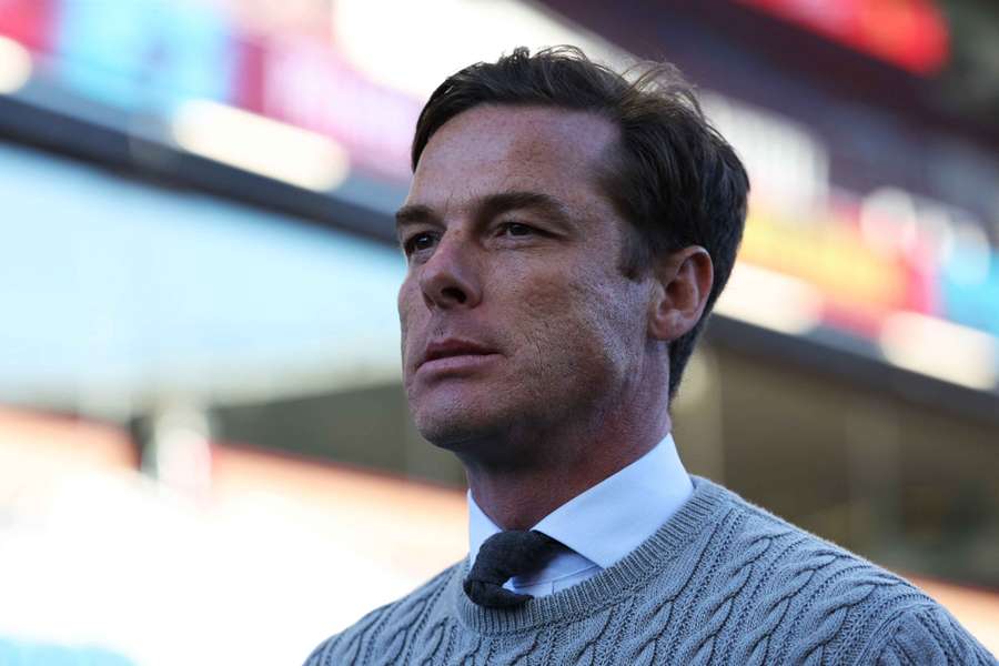 Scott Parker afastado do comando técnico do Burnley