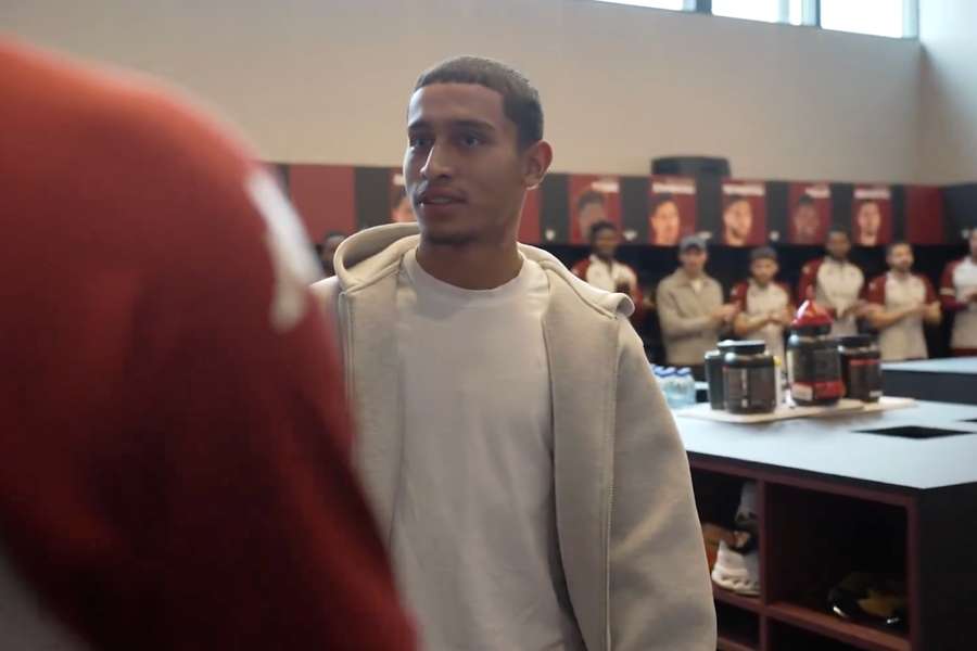 Tahirys Dos Santos, rescapé de l’incendie de Crans-Montana, fait une visite émouvante au FC Metz