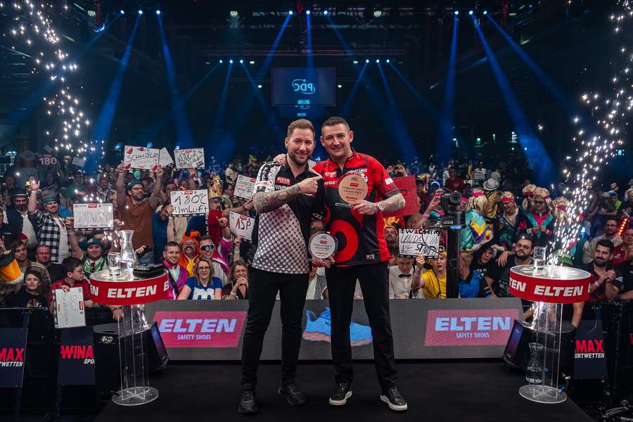 Danny Noppert zeigt sich als fairere Verlierer. Danny Noppert zeigt sich als fairere Verlierer.