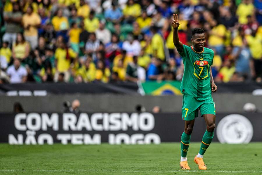 El defensa Diallo celebra uno de los cuatro goles que marcó Senegal.