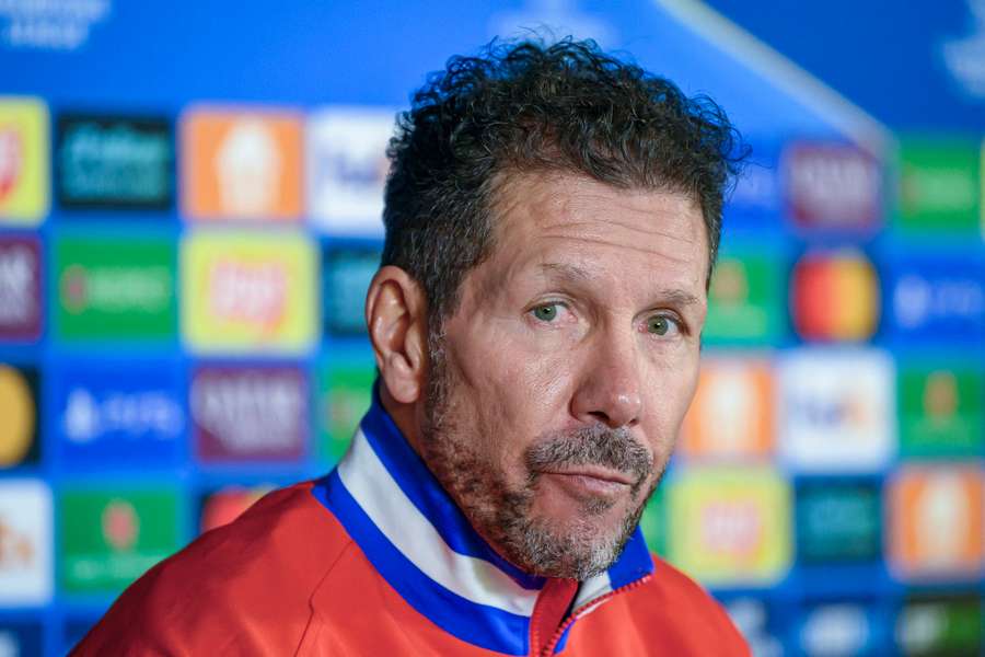 Atlético de Madrid, de Diego Simeone (foto), quer ingressar no G8 da Champions