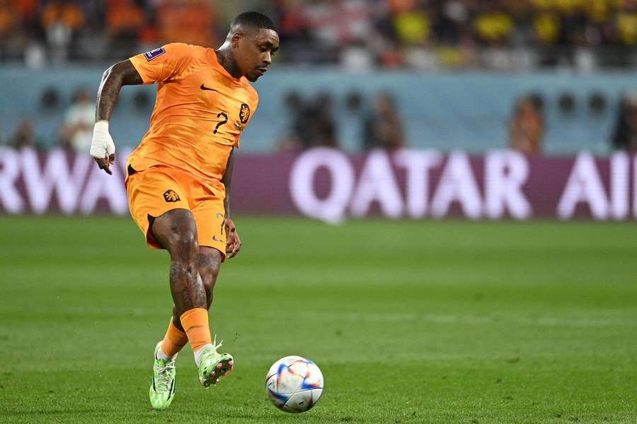 Steven Bergwijn in de groepswedstrijd tegen Ecuador