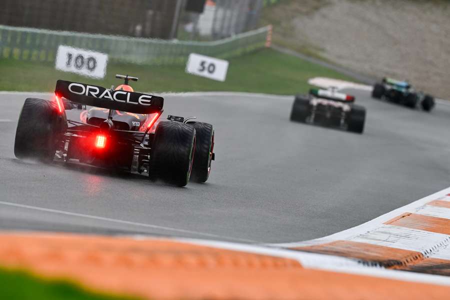 Treino aconteceu debaixo de muita chuva na pista holandesa