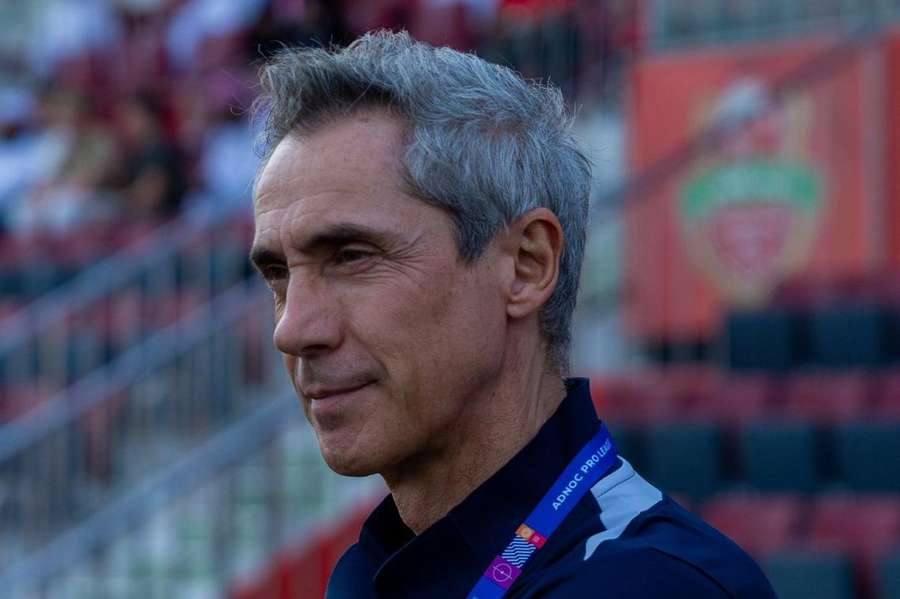 Paulo Sousa lidera liga dos Emirados
