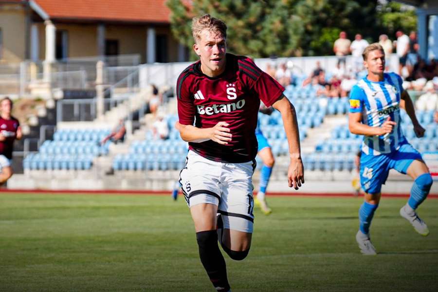 Život po sestupu začal divočinou. Sparta B i s Panákem v Domažlicích čelila dvěma penaltám Život po sestupu začal divočinou. Sparta B i s Panákem v Domažlicích čelila dvěma penaltám