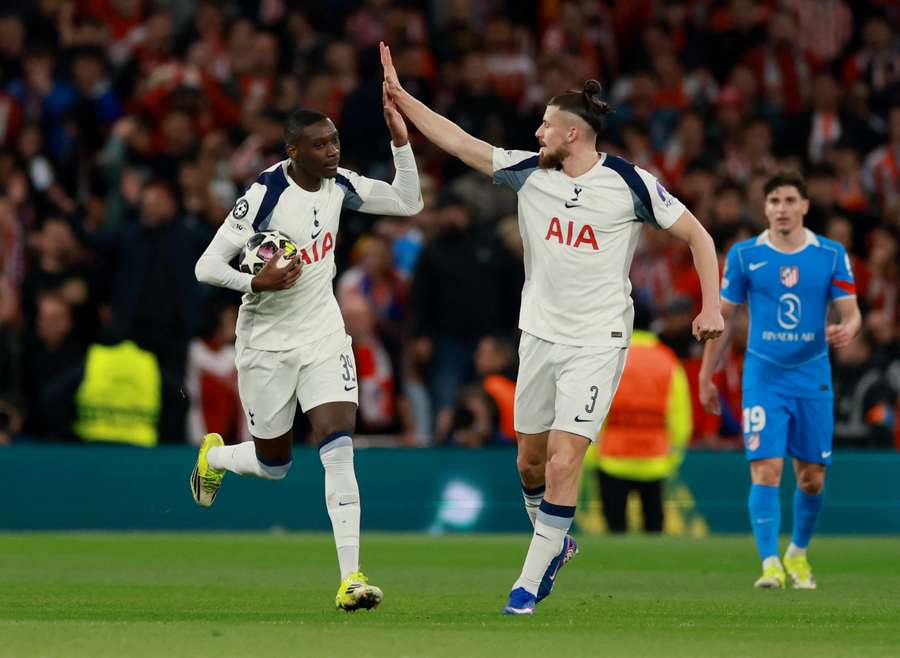 L'esultanza di Kolo Muani