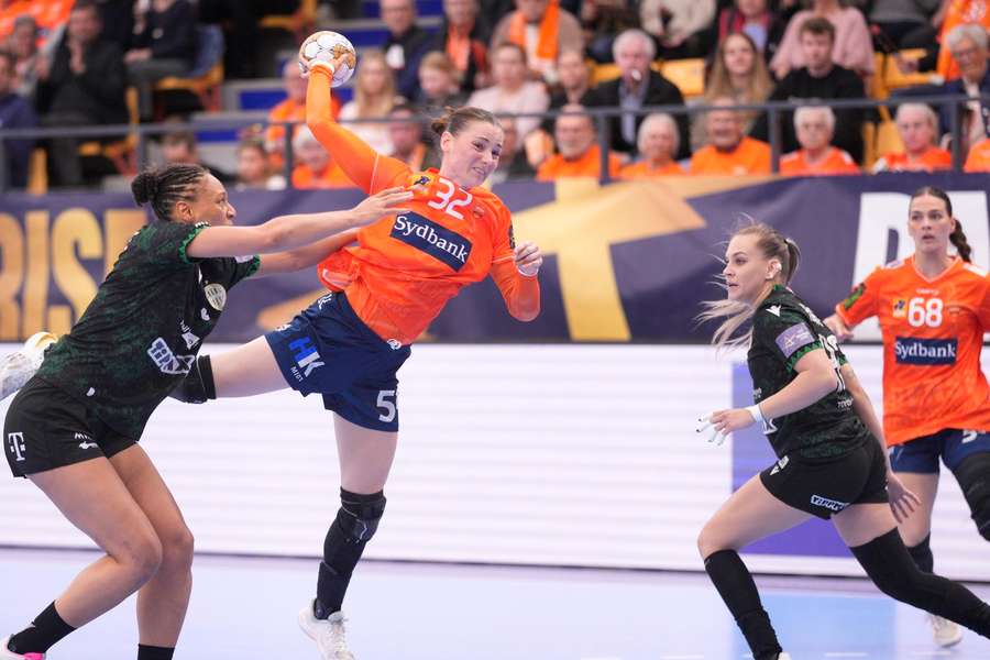 Helena Elver in action against Ferencvaros