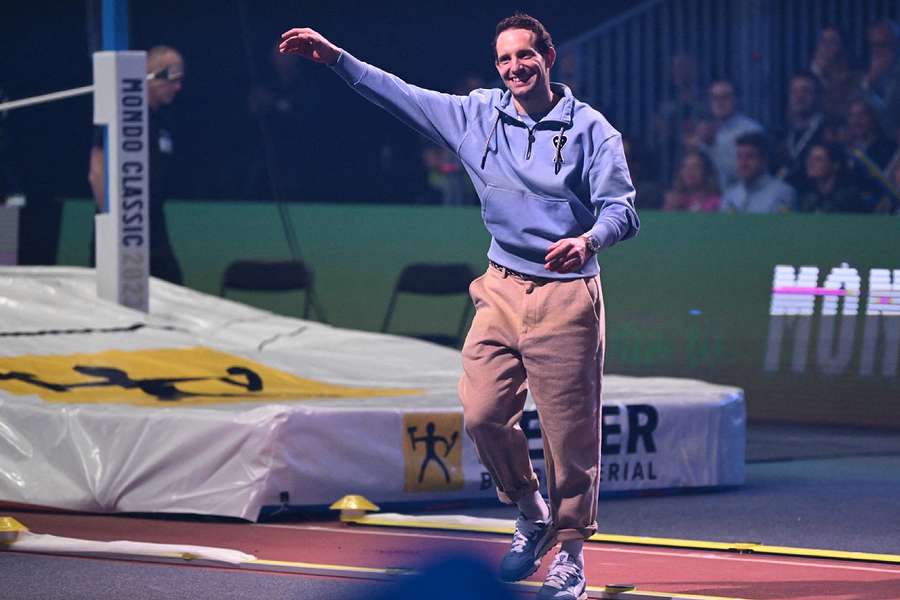 Lavillenie ne pense qu'aux JO 2024. 