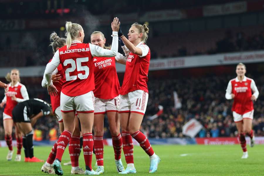 Vivianne Miedema helpt Arsenal aan overwinning op Juventus in Champions League