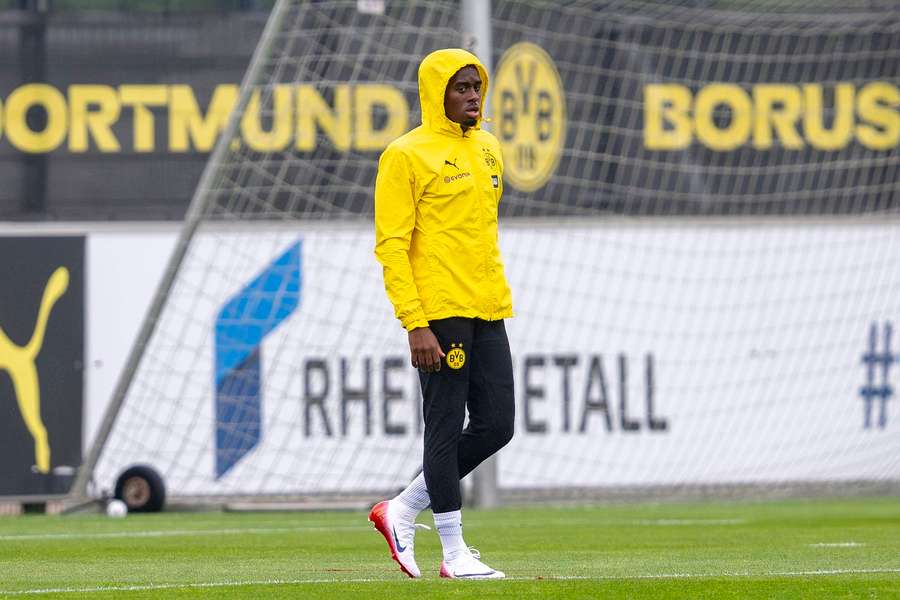 Video: Jamie Gittens speeds away from Dortmund training after failed Chelsea move