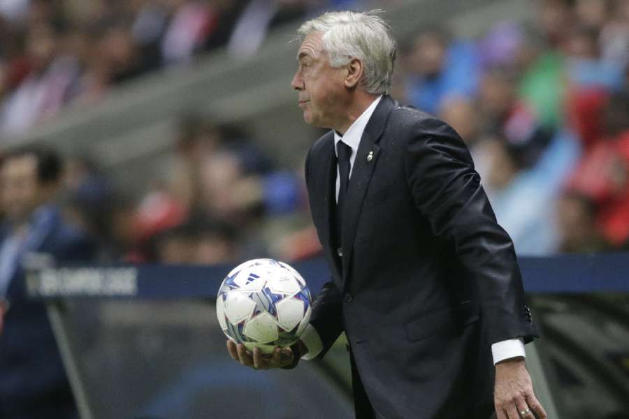 Ancelotti during Champions League match vs Braga