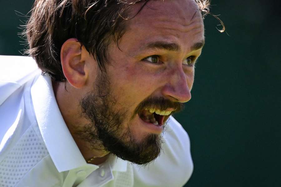 Daniil Medvedev, eliminat surprinzător în primul tur la Wimbledon de către francezul Benjamin Bonzi