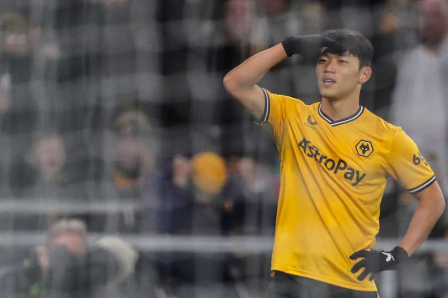 Hwang celebra el gol del Wolverhampton ante el Burnley
