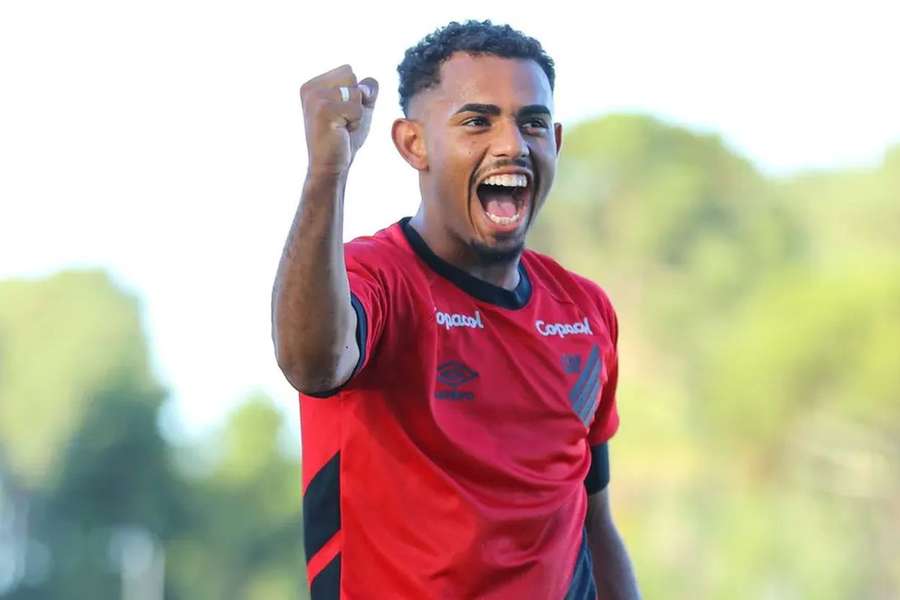Sorriso ruma ao Santa Clara a título definitivo