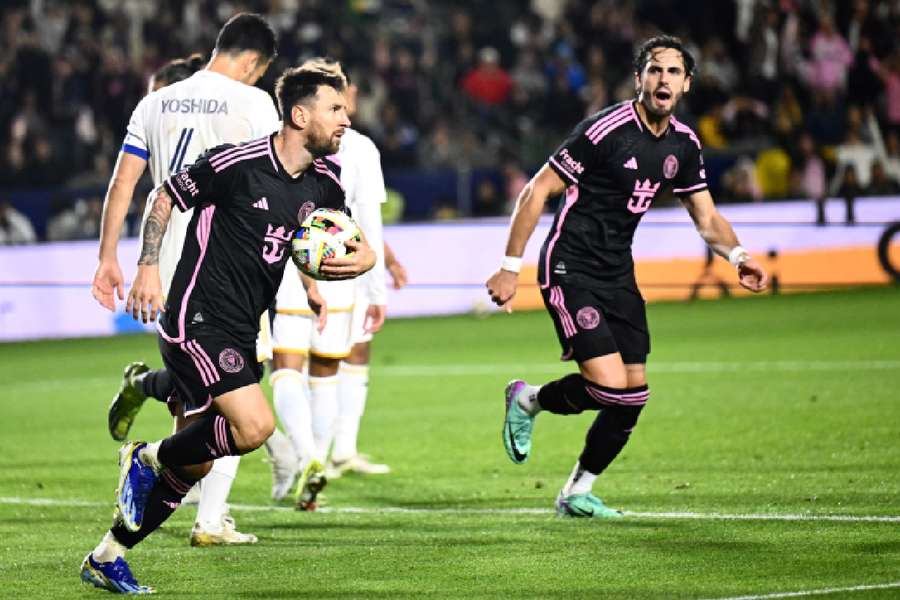 Messi, sempre ele, anotando seu primeiro gol na MLS nesta temporada