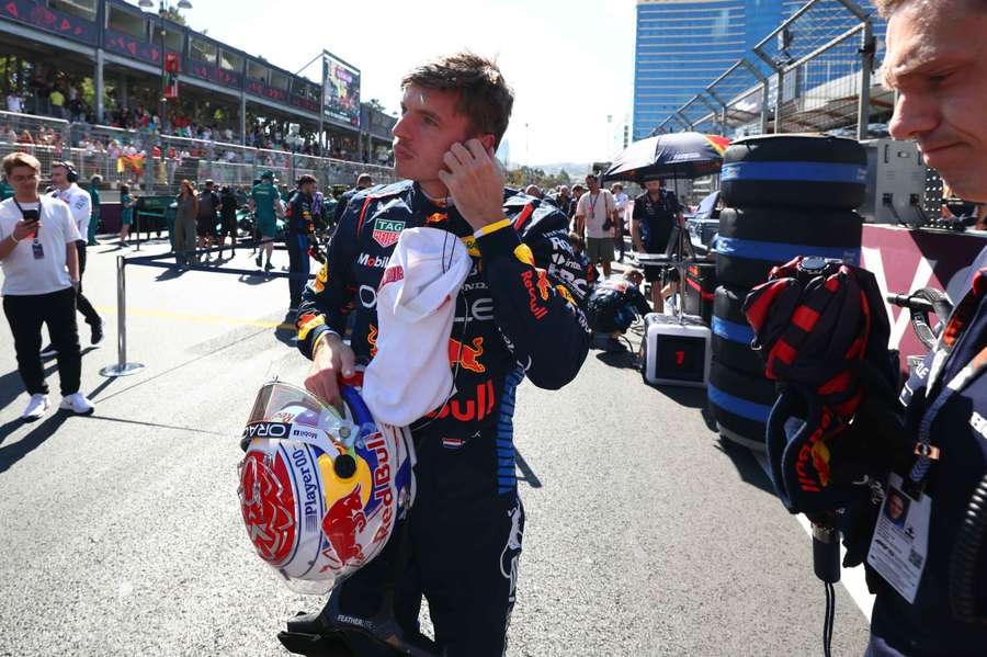 Max Verstappen voorafgaand aan de Grand Prix van Azerbeidzjan