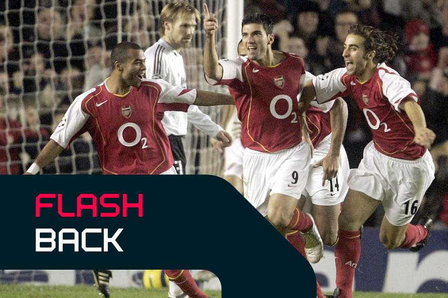 José Antonio Reyes, Ashley Cole y Mathieu Flamini celebran un gol contra el Rosenborg en la Champions
