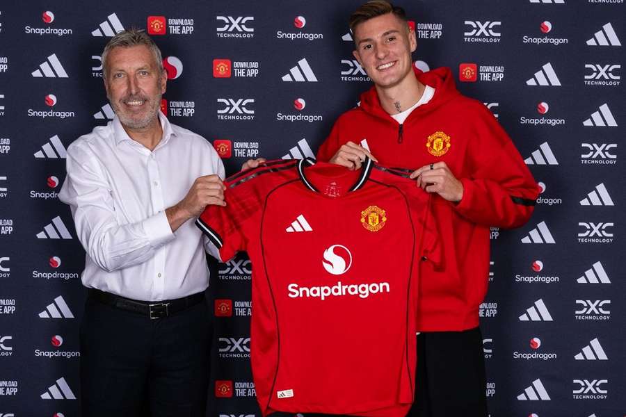 Sesko assinou pelo United