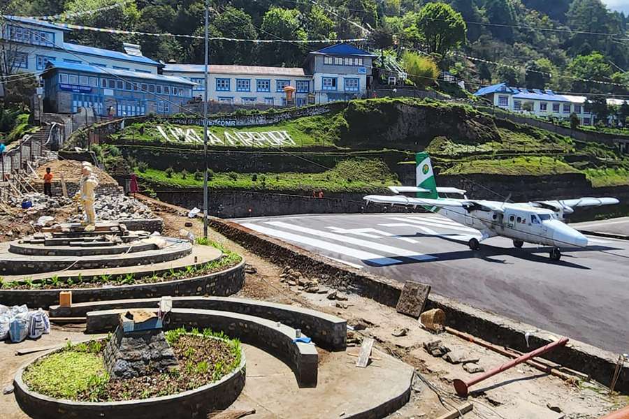 Pista de pouso na cidade de Lukla é a porta de entrada para o Everest