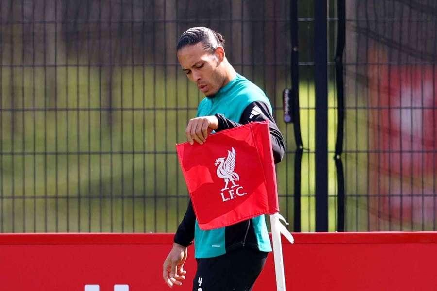 Van Dijk pide a la afición que ayude a remontar ante PSG: Tenemos que hacer que sea una noche inolvidable...