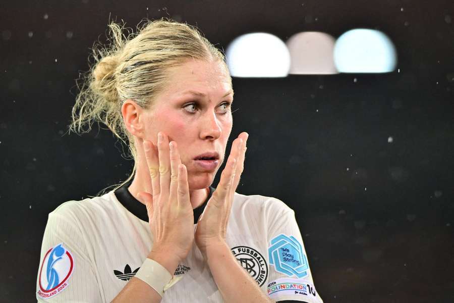 Schock für Rebecca Knaak.