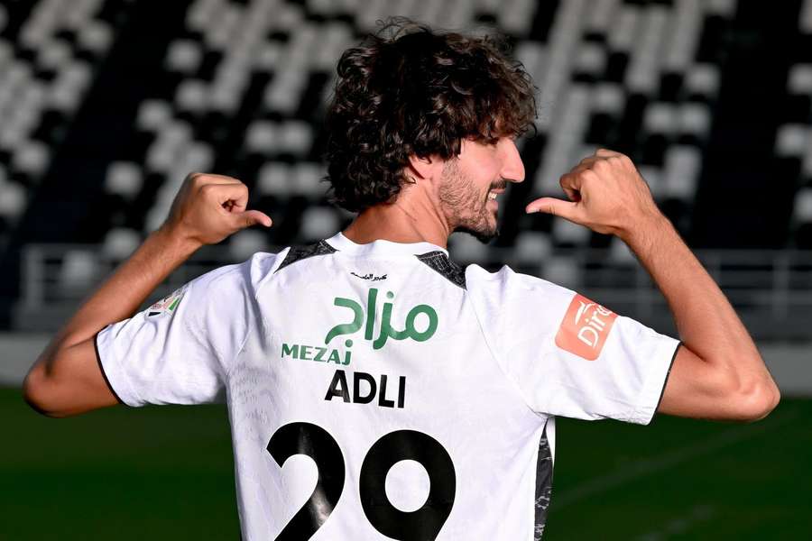 Adli apresentado no Al-Shabab