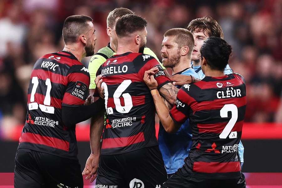 Muita tensão no duelo entre Sydney FC e Western Sydney Wanderers