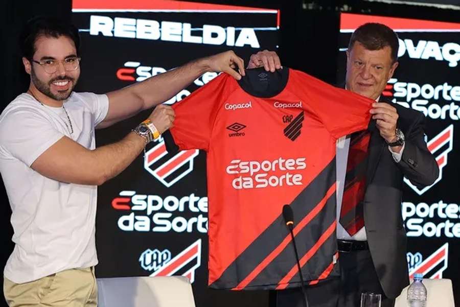 O Athletico-PR rompeu contrato com seu patrocinador master