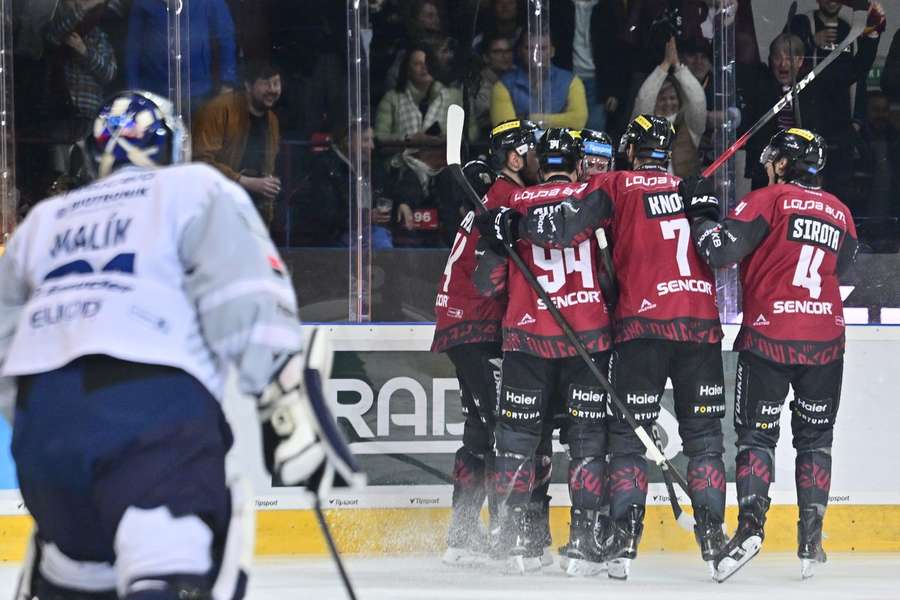 Sparta srovnala sérii.