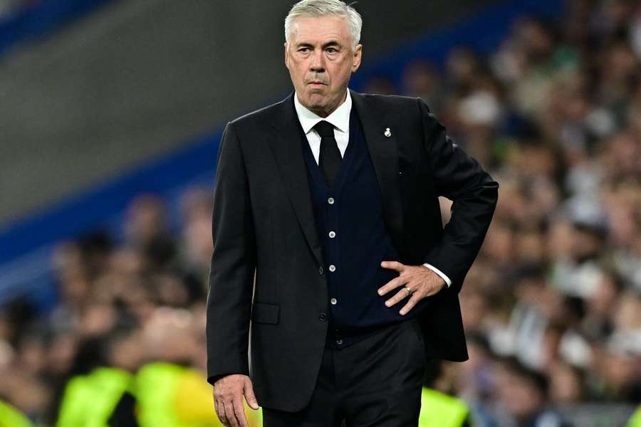 Ancelotti pede passo adiante aos jogadores do Real Madrid contra o Shakhtar