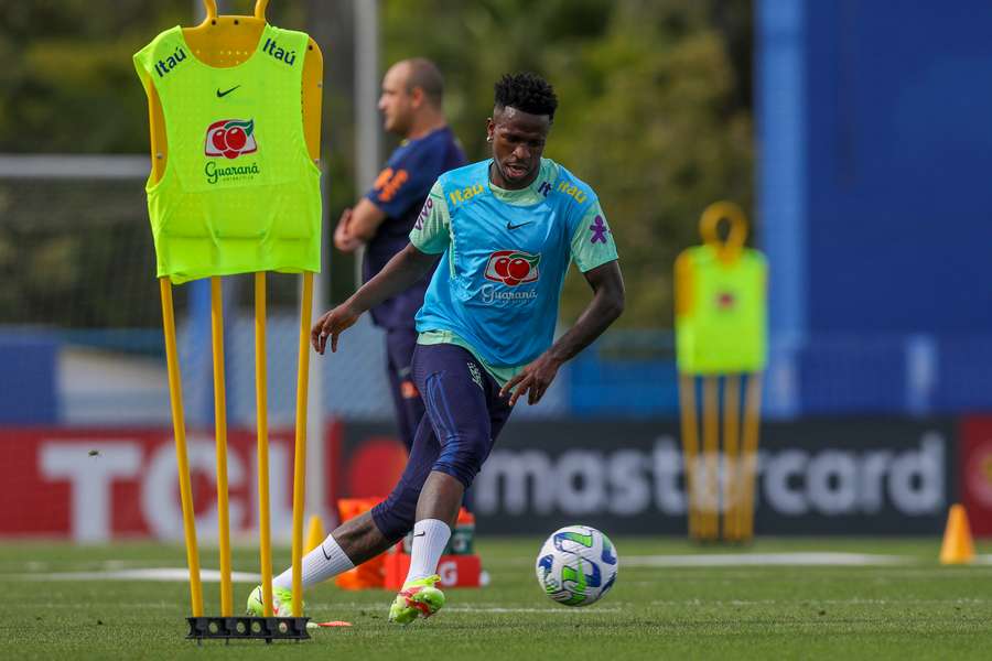 Torcedor do Tottenham é banido por três anos por zombar de