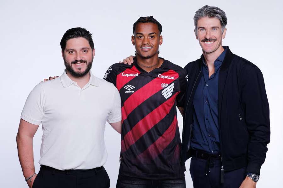 Kerwin Vargas é reforço do Athletico-PR Kerwin Vargas é reforço do Athletico-PR
