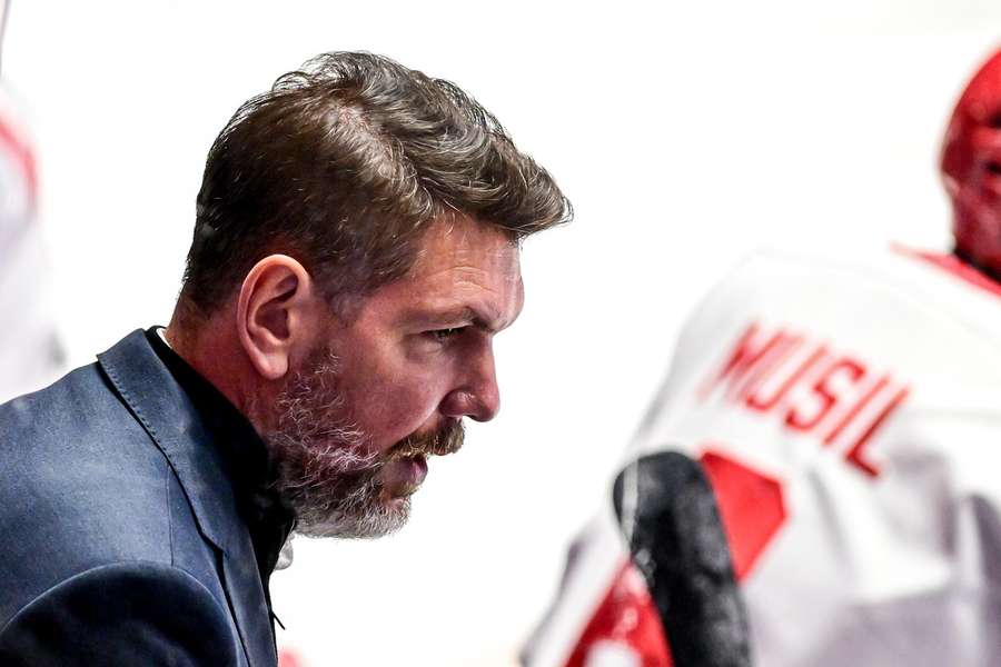 Trenér Třince Boris Žabka.