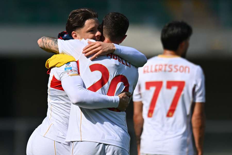 Vitingna festeggia il gol