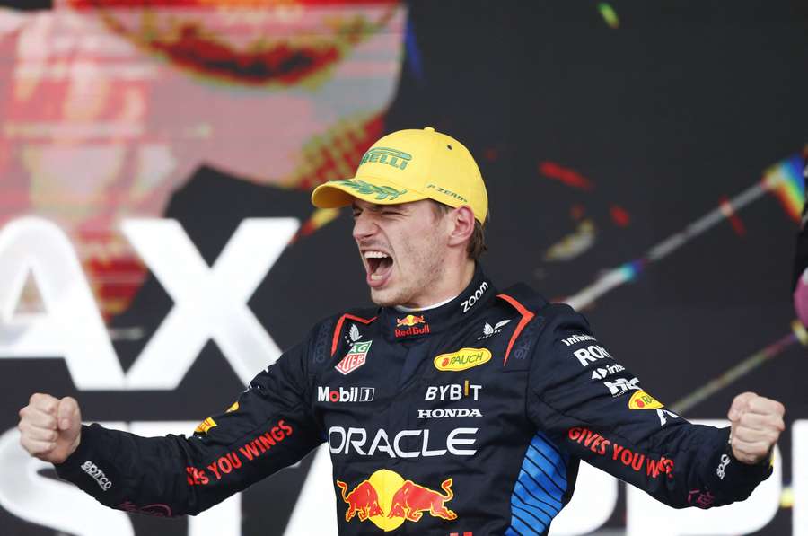 Max Verstappen was oppermachtig in de Braziliaanse regen