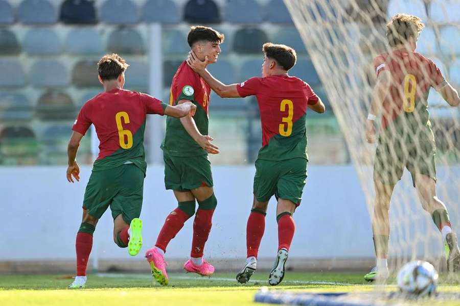 Rodrigo Ribeiro bisou por Portugal