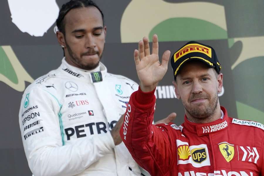 Hamilton en Vettel in 2019 op het podium in Japan
