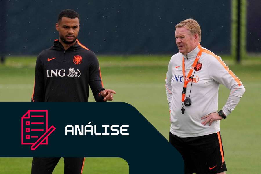 Cody Gakpo em conversa com Ronald Koeman durante o treino dos Países Baixos Cody Gakpo em conversa com Ronald Koeman durante o treino dos Países Baixos