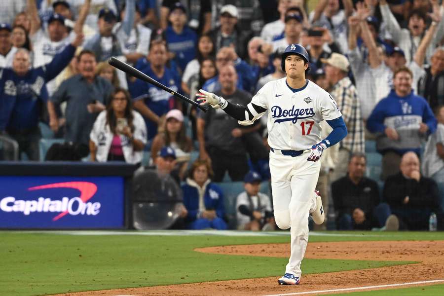 Shohei Ohtani hits second home run in Game 3 World Series Shohei Ohtani hits second home run in Game 3 World Series